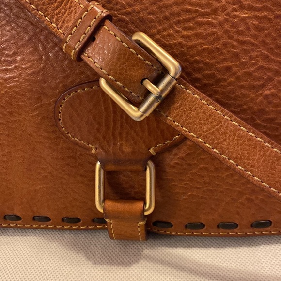 Dooney and Bourke Florentine genuine leather full flap saddle bag - Picture 2 of 16